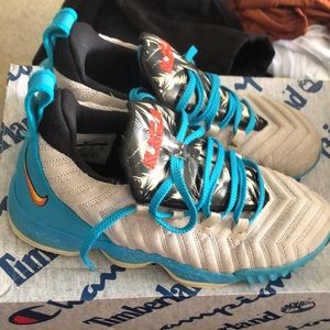 Nike Lebron XVI 3y